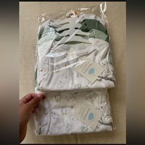 NWT Cloud island baby onesie , 4 pack 12 months